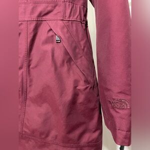 Women’s Red/Maroon North Face Parka Jacket Medium